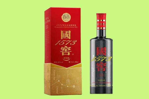 洛阳洛龙区回收国窖1573.jpg
